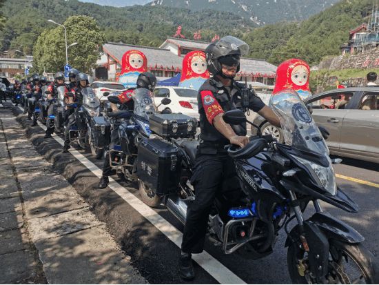 多部門聯(lián)合執(zhí)法  保障游客出行安全424.png